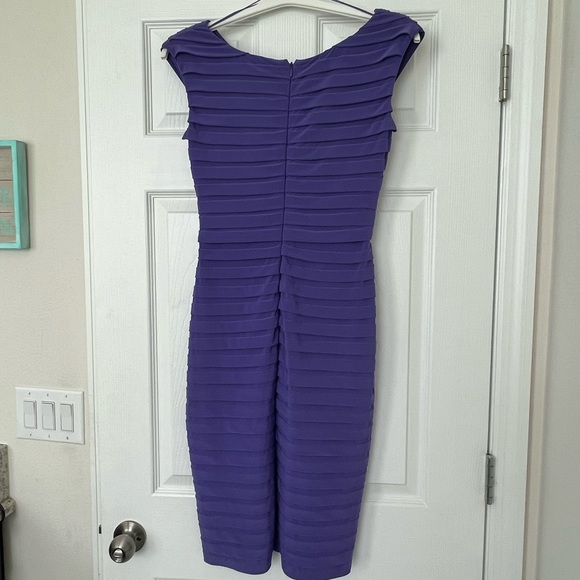 Adrianna Papell Sheath Dress size 6 Shutter Pleat - Picture 5 of 7